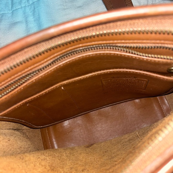 Vintage Coach Crossbody Shoulder bag - Picture 3 of 6